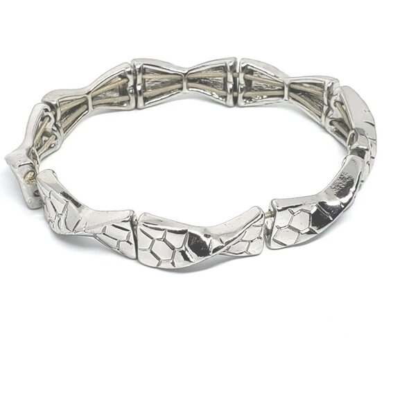 Lia Sophia Silver Tone Snake Skin Pattern Stretch Bangle Bracelet - Picture 1 of 4
